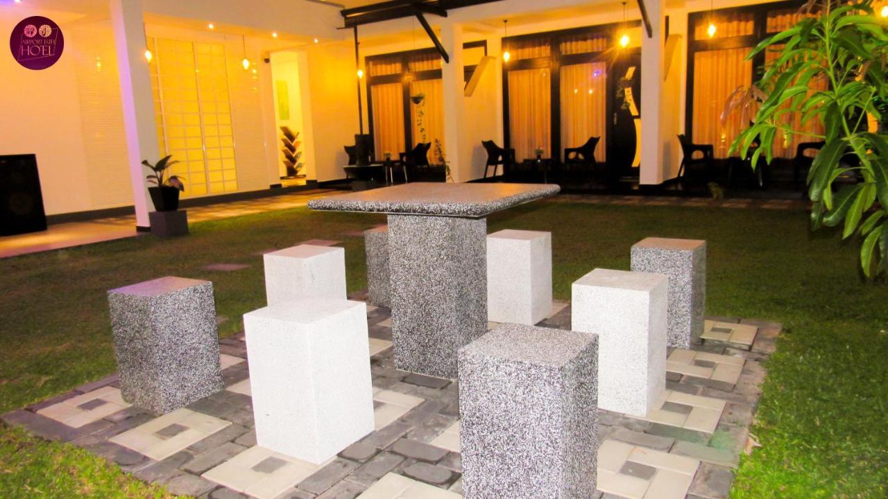 Airport Faith Hotel Katunayaka Exteriör bild